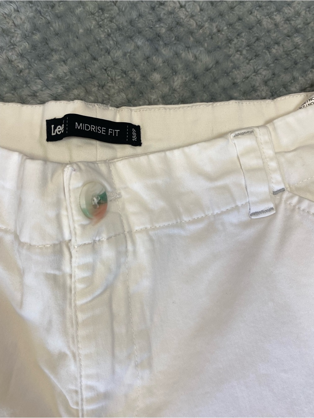Lee White Women’s Bermuda Shorts - Picture 5 of 8